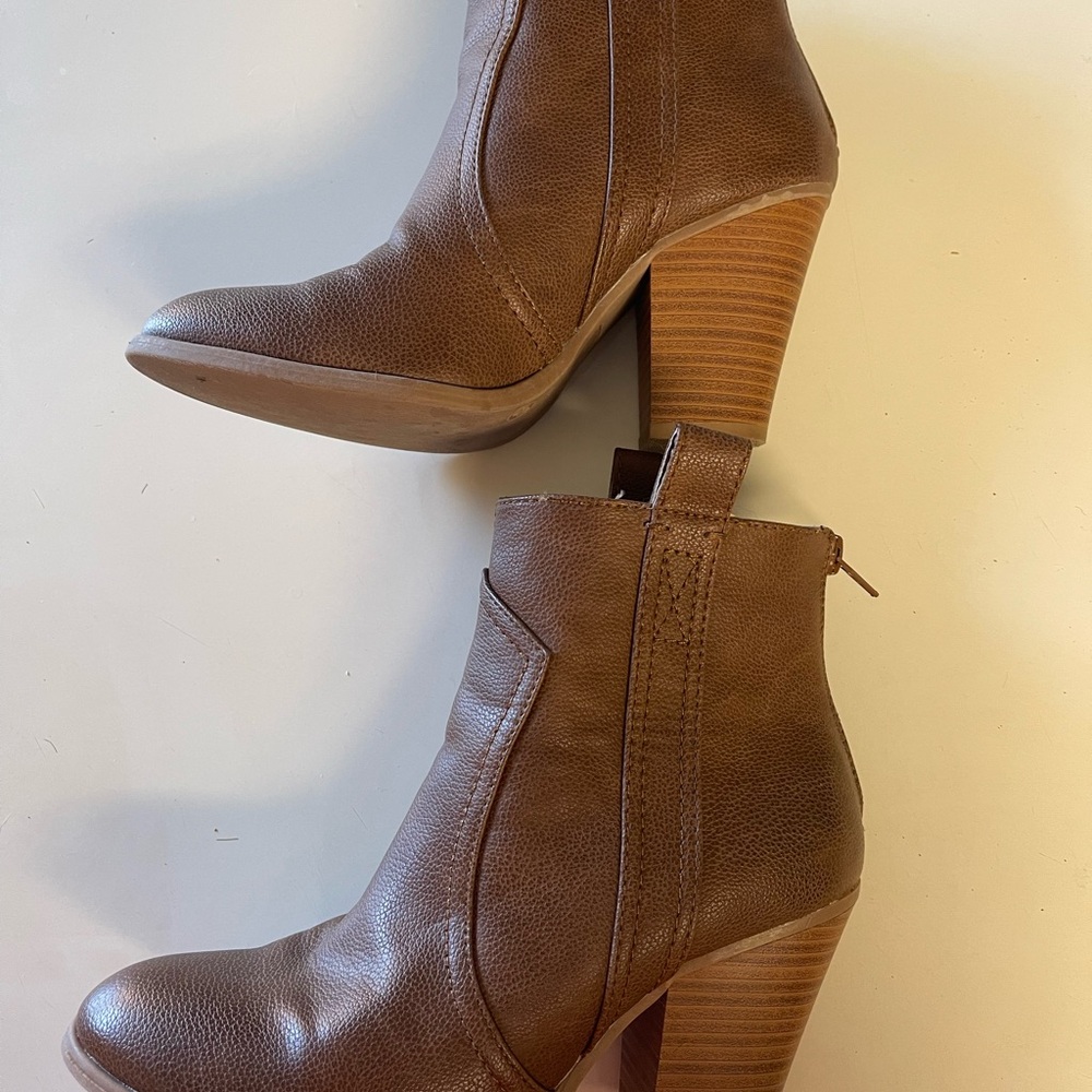 Brown faux leather booties with stacked 2 1/2”” heel. Size 7 1/2. - Picture 3 of 8